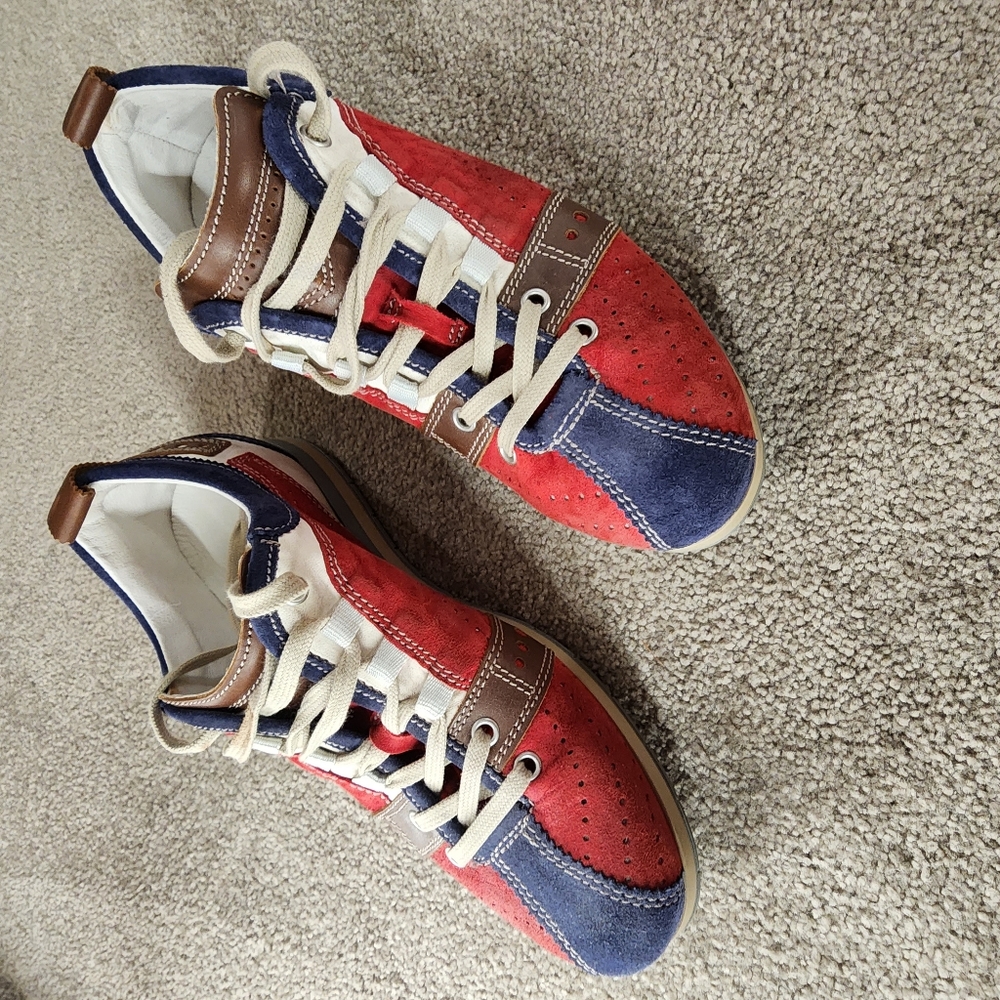 Shoes size 9 suede